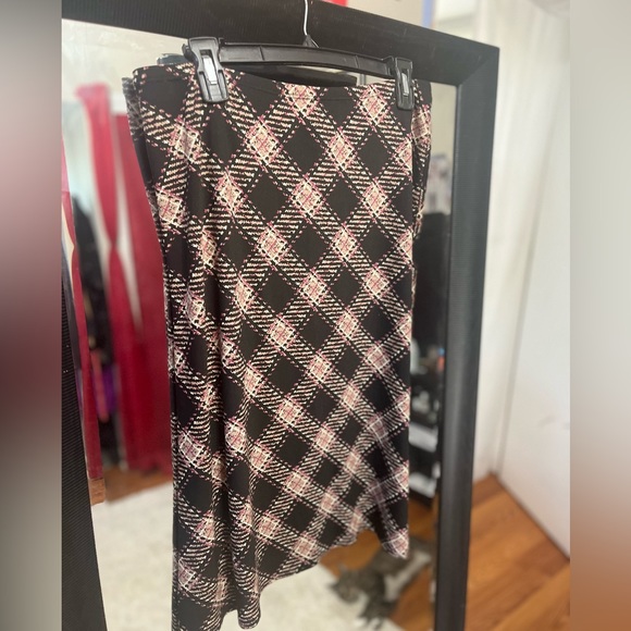 Fitted Pencil Skirt - Picture 3 of 3